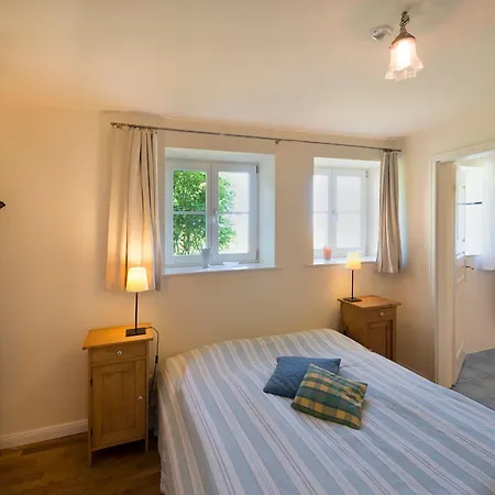 Im Erdgeschoss Des Herrenhauses Appartement *